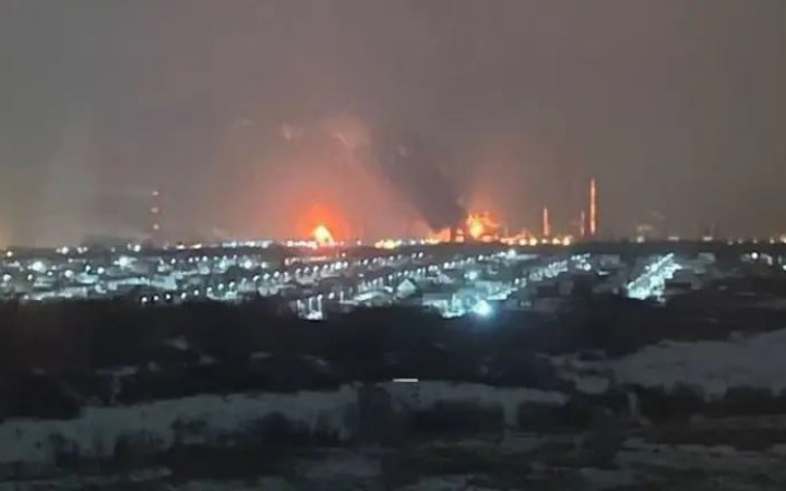 У Росії горить Сизранський НПЗ