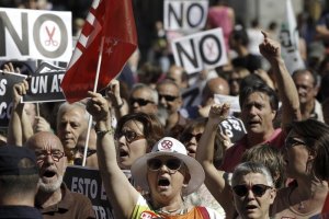 Испанские инвалиды присоединились к протестам против реформы здравоохранения