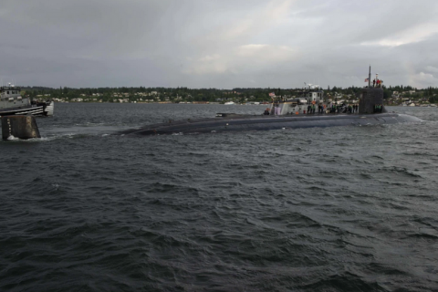 Американський підводний човен зіткнувся з невідомим об'єктом, постраждали кілька моряків