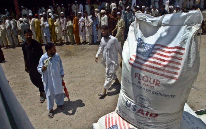 Продуктові набори на 3,5 млн людей псуються на складах через знищення USAID