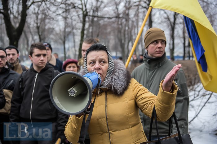 Мать Вячеслава Веремия Екатерина во время митинга