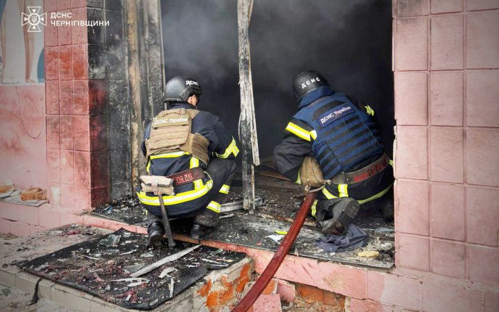 На Чернігівщині російський дрон влучив у магазин. Загинула людина