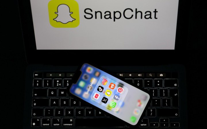 ЄС почав розслідування щодо соцмережі Snapchat