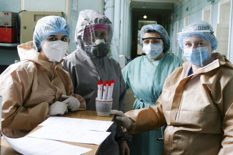 В Украине количество инфицированных коронавирусом в сутки снова превысило 800