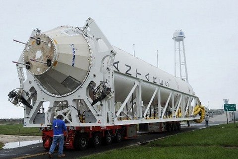 "Южмаш" обеспечил отгрузку в США двух первых ступеней ракет-носителей Antares
