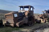 Українські аграрії привезли розстріляну сільськогосподарську техніку на кордон з Польщею