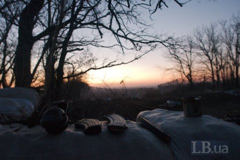 За сутки боевики 10 раз обстреляли позиции ВСУ на Донбассе