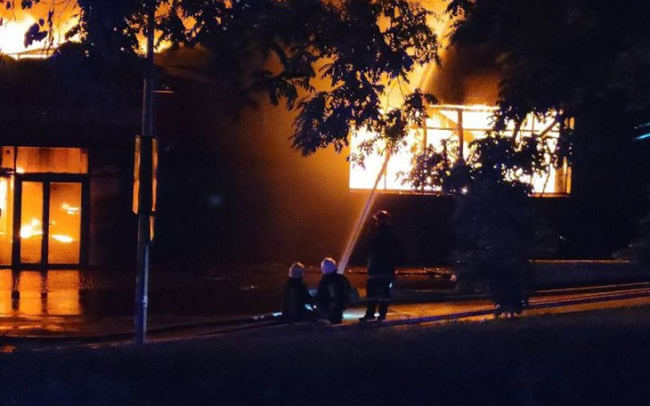 Під час нічної атаки в Одесі пошкоджено сім навчальних закладів 