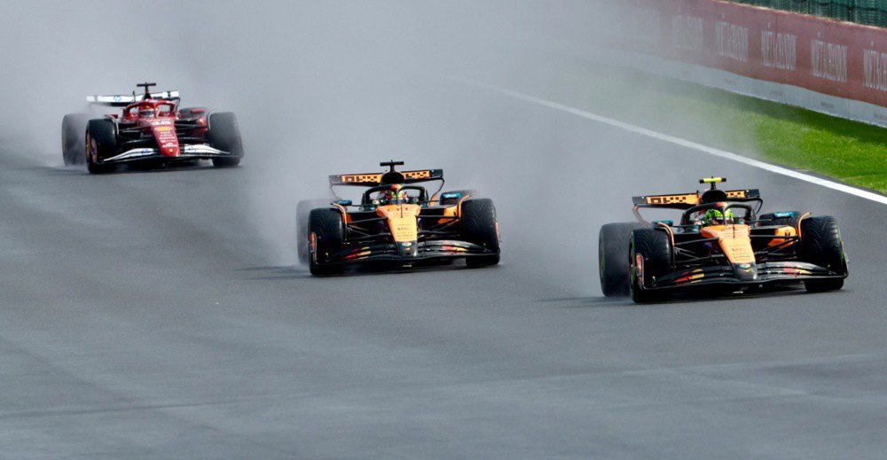 Змагаються Ландо Норріс і Оскар Піастрі