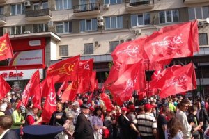 На первомайскую демонстрацию в Симферополе вышли 20 тыс. человек