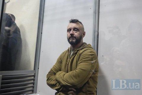 Специалисты измерили рост подозреваемого в убийстве Шеремета музыканта Антоненко