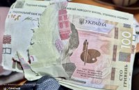 Російські дрони скидають на прикордонні Сумщини фальшиві гривні з QR-кодами