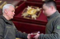 ​Командувач Повітряних Сил вручив державні нагороди льотчикам F-16, які збивали російські ракети і безпілотники