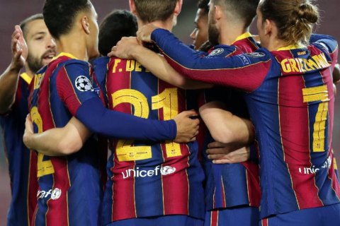 "Барселона" взяла кредит на выплату футболистам зарплаты