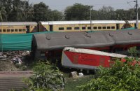 Аварію на залізниці в Індії може розслідувати головне детективне агентство країни