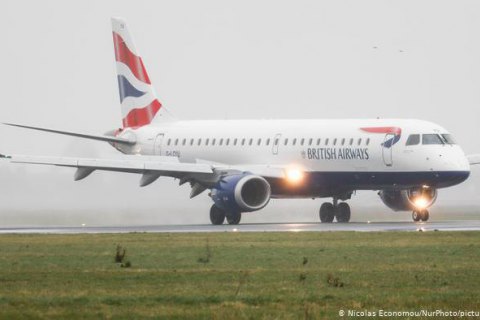 Уряд Нідерландів заборонив приймати літаки з Великобританії через новий штам коронавірусу