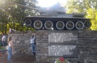 В естонській Нарві демонтують радянські пам’ятники