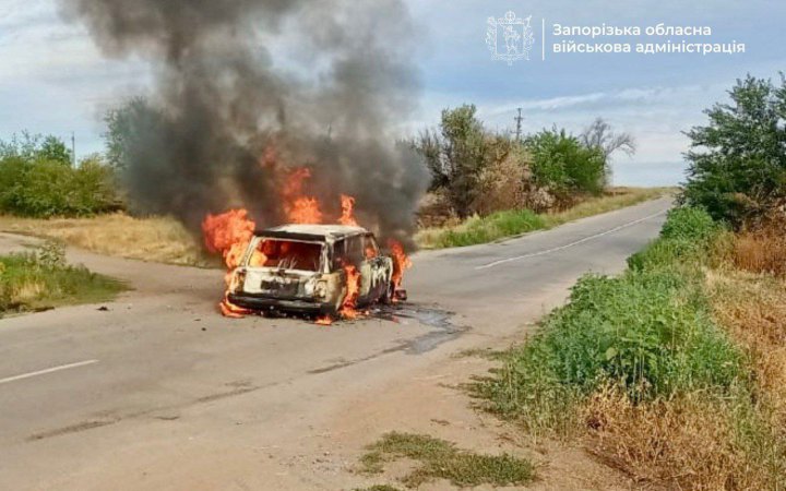 Окупанти скинули вибухівку на цивільне авто на Запоріжжі, люди загинули
