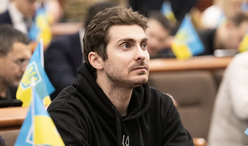 Депутат Київської міськради Дмитро Білоцерківець під час засідання міськради