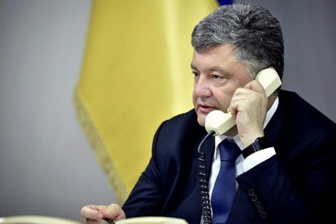 Порошенко попросил организовать ему телефонный разговор с Путиным