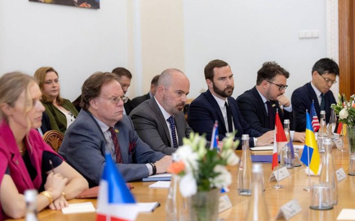 ​Генпрокурор, голова СБУ і керівник ДБР поспілкувався з представниками G7 про "викорінення корупції і реформи" 