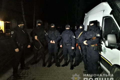 В Ровенской области полиция начала рейды по выявлению незаконной добычи янтаря