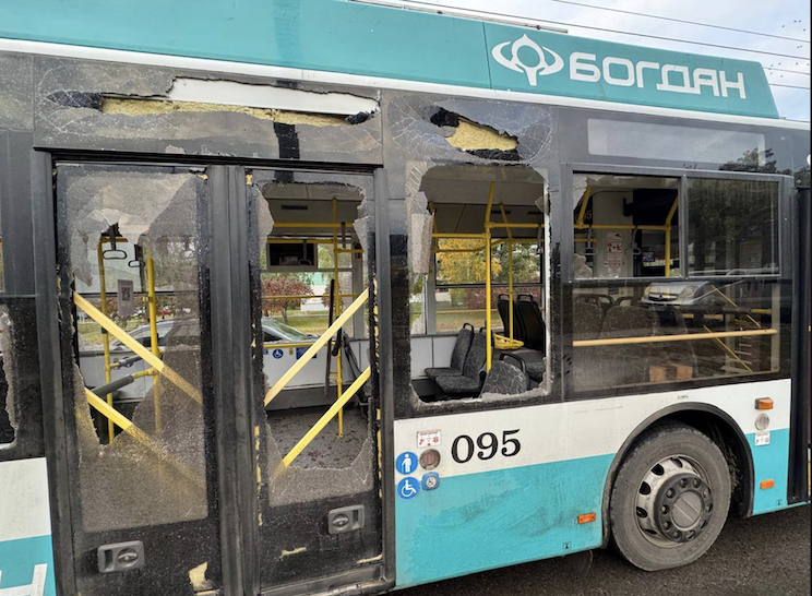 Росіяни атакували тролейбус у Сумах 