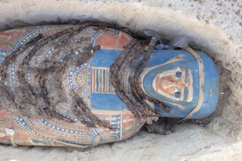 В Египте нашли прекрасно сохранившиеся мумии, которым не менее 3 тысяч лет