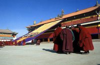 Тибетский монастырь в Китае заблокировали после самосожжения монахов