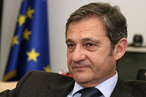 Тейшейра признал бойкот Януковича со стороны ЕС