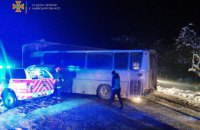 На Львівщині автобус з 20 пасажирами зіткнувся з вантажівкою