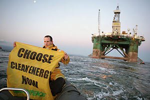 Активисты Greenpeace захватили австралийский порт