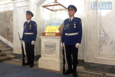 С 1 марта у здания Верховной Рады появится почетный караул