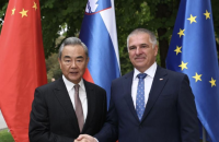 Топдипломат Китаю Ван Ї прибув до Польщі