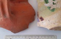 У Галицькому замку виявили елементи оздоблення печей та посуду