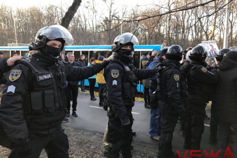 В Виннице произошла потасовка между "Нацдружинами" и полицией (обновлено)