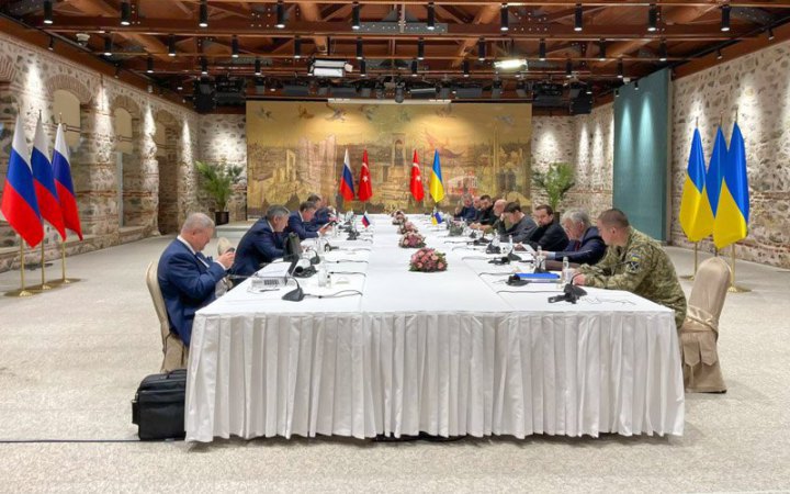 Делегация РФ покинула Турцию, украинские переговорщики продолжают работу за границей