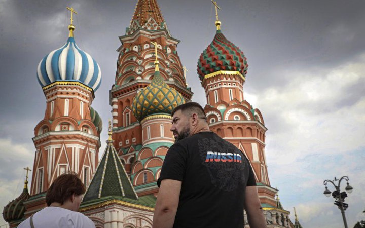 Росіяни "параноїдально доносять один на одного", а Путін відроджує "антиамериканізм", - західні ЗМІ 