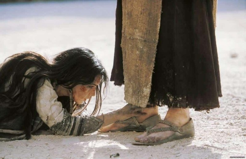 Марія Магдалина. Кадр із фільму 'Страсті Христові'