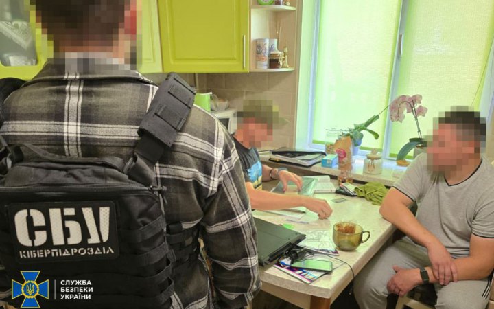 На Київщині затримали працівника хімзаводу за підозрою у коригуванні ворожих ударів у низці регіон України