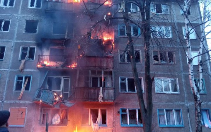 Росіяни обстріляли 12 населених пунктів Донеччини: є влучання у будинки і лікарню