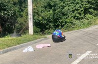 У Львові чоловік забув люльку з немовлям на даху автомобіля та поїхав