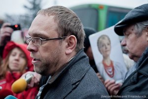 Власенко назвал бредом заявление ГПУ о поиске врачей для Тимошенко в Израиле