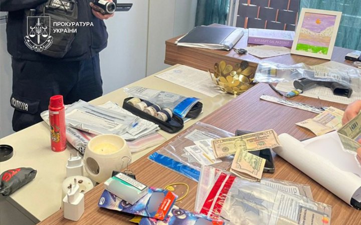 ​На Закарпатті викрили аферу з банкоматами на 2 млн грн 