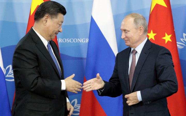 Reuters: РФ переходить із Китаєм на бартерну торгівлю для обходу західних санкцій