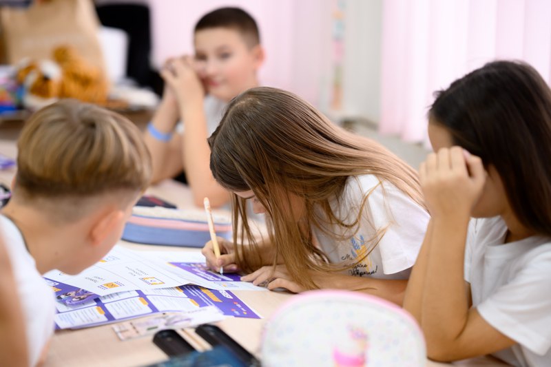 Учасники Тижня заощаджень в школі Києва