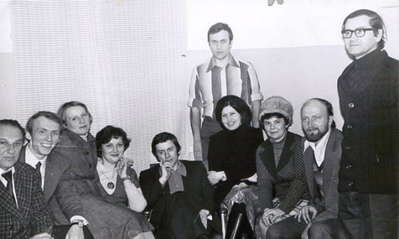 Іван Дзюба (крайній справа) серед колег по багатотиражці заводу ім. Антонова, 1980 р. 