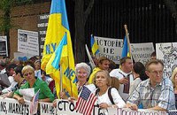 Зарубежные украинцы тоже требуют освободить Тимошенко