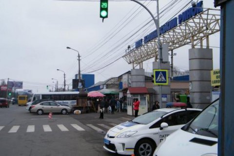Мер Чернівців пообіцяв відновлення роботи Калинівського ринку, попри "червону" зону