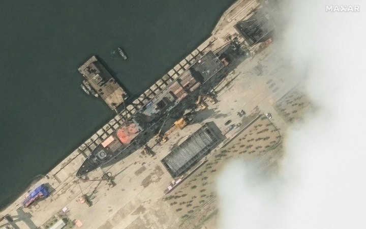 ЗМІ: Північна Корея підняла військовий корабель, який накренився після невдалого запуску